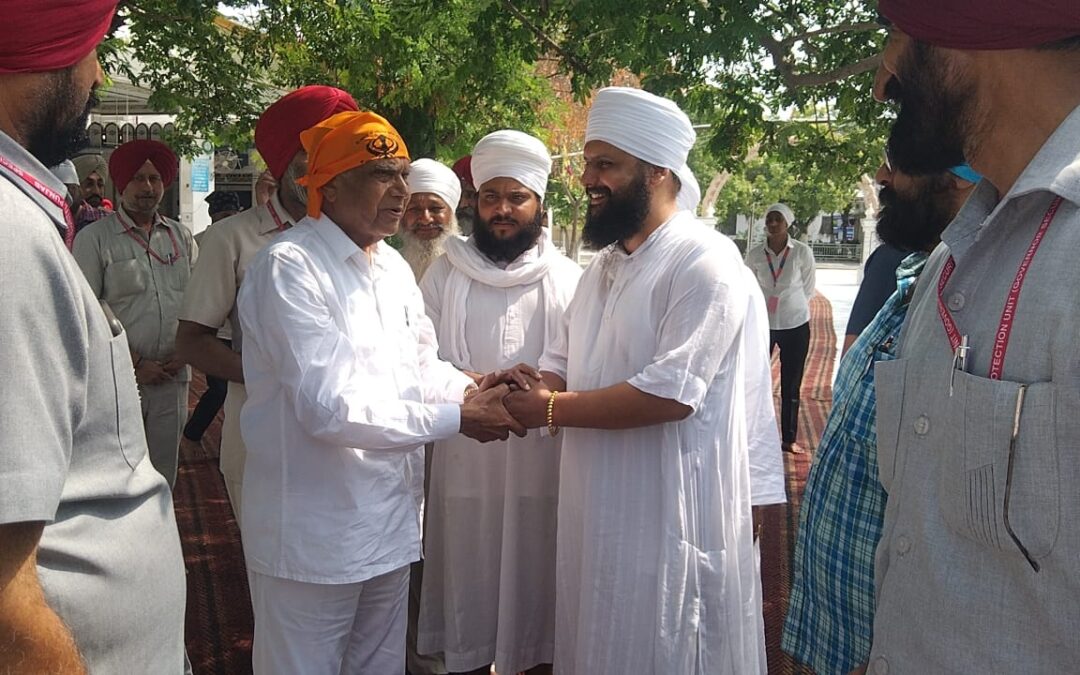 ਪੰਜਾਬ ਦੇ ਗਵਰਨਰ ਬਨਵਾਰੀ ਲਾਲ ਪੁਰੋਹਿਤ ਗੁਰਦੁਆਰਾ ਨਾਨਕਸਰ ਕਲੇਰਾਂ ਹੋਏ ਨਤਮਸਤਕ