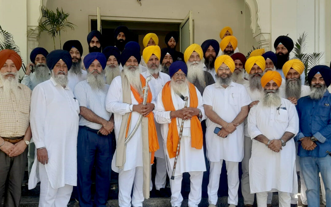 ਸ਼੍ਰੋਮਣੀ ਕਮੇਟੀ ਦੇ ਮੀਤ ਸਕੱਤਰ ਸ. ਗੁਰਦੀਪ ਸਿੰਘ ਮਟੀਆ ਨੂੰ ਸੇਵਾ ਮੁਕਤ ਹੋਣ ’ਤੇ ਕੀਤਾ ਸਨਮਾਨਤ