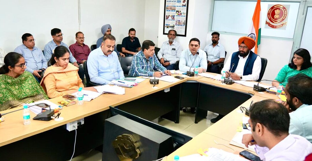 Local Government Minister Holds Meeting with Municipal Commissioners and Additional Deputy Commissioners of All Districts