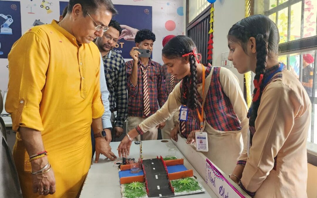 Sunam-Shows-way-to-India-by-Equipping-all-Govt-High-Senior-Secondary-Schools-with-Robotic-Labs-Aman-Arora