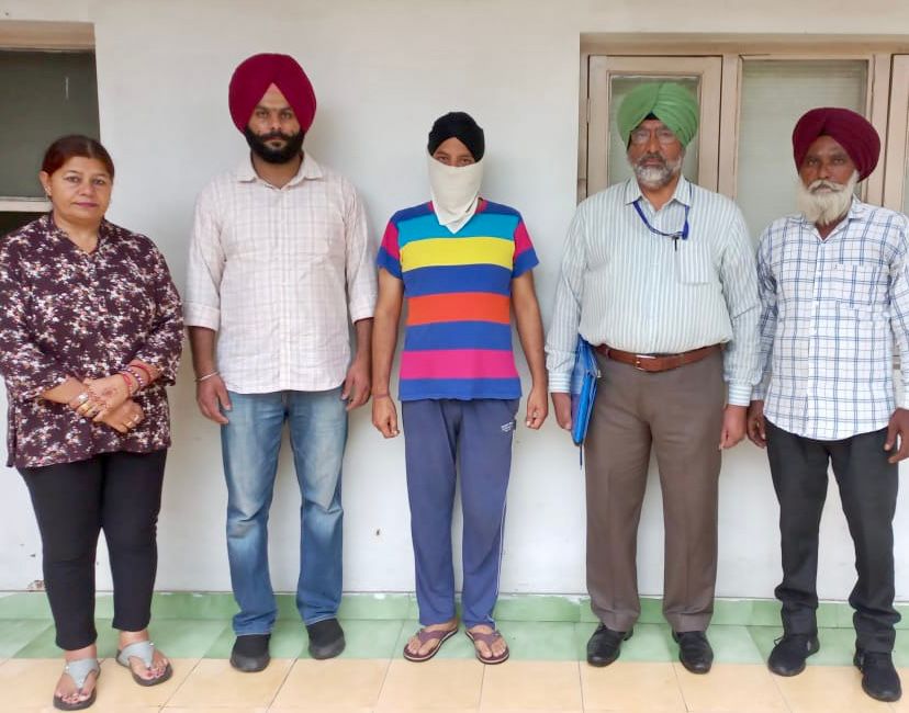Vigilance Bureau arrests DDPO, private person for misappropriating Rs. 40,85,175 in govt grants
