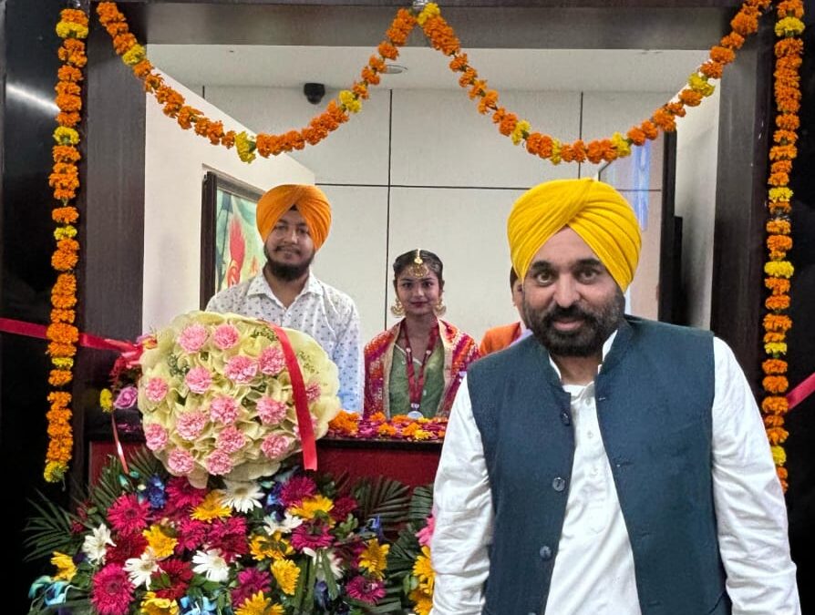 ਮੁੱਖ ਮੰਤਰੀ ਵੱਲੋਂ ਐਨ.ਆਰ.ਆਈ. ਭਾਈਚਾਰੇ ਨੂੰ ਵੱਡਾ ਤੋਹਫਾ, ਨਵੀਂ ਦਿੱਲੀ ਦੇ ਏਅਰਪੋਰਟ ’ਤੇ ‘ਪੰਜਾਬ ਸਹਾਇਤਾ ਕੇਂਦਰ ’ ਕੀਤਾ ਸਮਰਪਿਤ