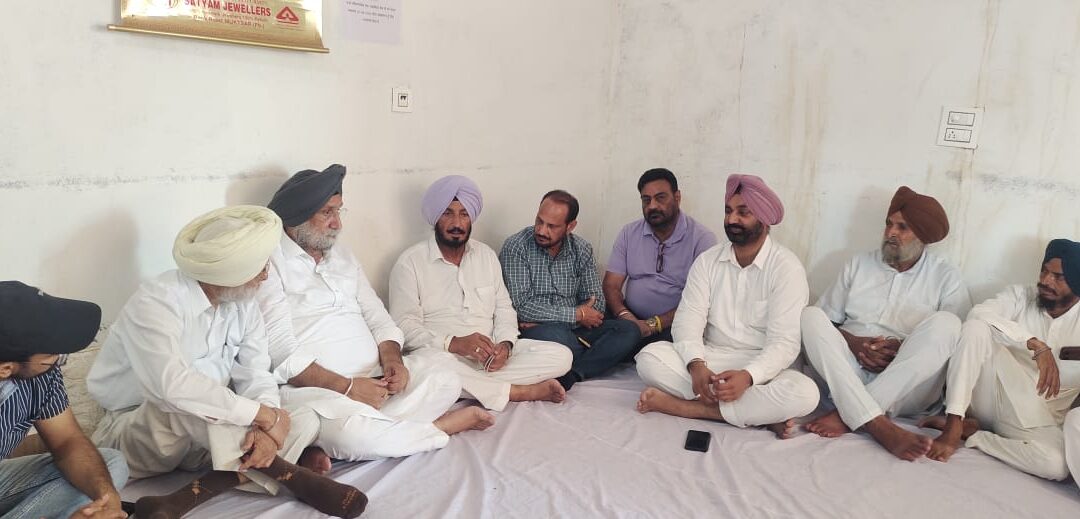 ਵਿਜੇ ਸ਼ਰਮਾ ਟਿੰਕੂ ਹਲਕਾ ਇੰਚਾਰਜ ਖਰੜ ਨੇ ਇੰਦਰਜੀਤ ਸਿੰਘ ਰੰਧਾਵਾ ਦੀ ਧਰਮ ਪਤਨੀ ਤੇ ਸੁਖਜਿੰਦਰ ਸਿੰਘ ਰੰਧਾਵਾ ਦੀ ਭਰਜਾਈ ਦੀ ਮੌਤ ਤੇ ਦੁੱਖ ਪ੍ਰਗਟ ਕੀਤਾ