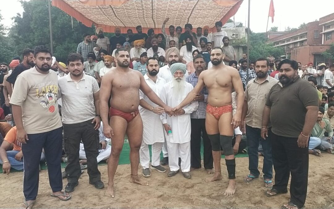 ਮੁੱਲਾਪੁਰ ਗਰੀਬਦਾਸ ਦੀ ਛਿੰਝ ਮੇਲੇ ’ਚ ਝੰਡੀ ਦੀ ਕੁਸ਼ਤੀ ਜੱਸਾ ਪੱਟੀ ਅਤੇ ਮਿਰਜਾ ਇਰਾਨ ਦਰਮਿਆਨ ਬਰਾਬਰ ਰਹੀ