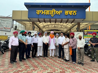 ਰਾਮਗੜ੍ਹੀਆ ਸਭਾ ਮੋਹਾਲੀ ਵਿਖੇ ਮਨਾਏ ਜਾ ਰਹੇ ਭਾਈ ਲਾਲੋ ਜੀ ਦੇ ਜਨਮ ਦਿਹਾੜੇ ਸਬੰਧੀ ਅਰੰਭ ਕੀਤੇ ਸ੍ਰੀ ਅਖੰਡ ਪਾਠ ਸਾਹਿਬ ਸਮੇਂ ਪੰਜਾਬ ਵਿਧਾਨ ਸਭਾ ਸਪੀਕਰ ਸ. ਕੁਲਤਾਰ ਸਿੰਘ ਸੰਧਵਾਂ ਵੱਲੋਂ ਹਾਜ਼ਰੀ ਲਵਾਈ ਗਈ।