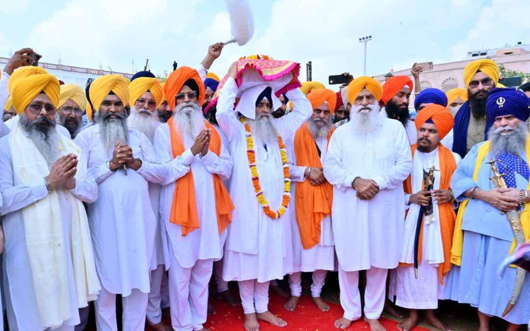 ਪੰਜ ਤਖ਼ਤ ਸਾਹਿਬਾਨ ਦੀ ਰੇਲ ਯਾਤਰਾ ਨੇ ਸ੍ਰੀ ਅੰਮ੍ਰਿਤਸਰ ਤੋਂ ਜੈਕਾਰਿਆਂ ਦੀ ਗੂੰਜ ’ਚ ਕੀਤੀ ਵਾਪਸੀ ਰਵਾਨਗੀ