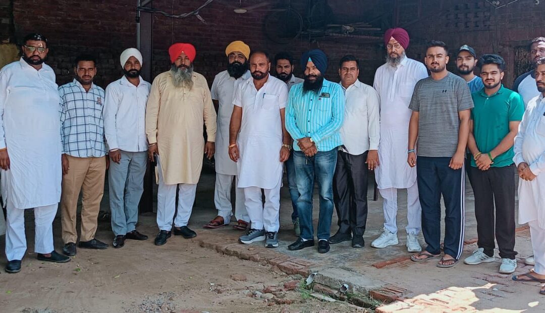ਨੇੜਲੇ ਪਿੰਡ ਪੜੌਲ ਵਿਖੇ ਮਾਜਰੀ ਬਲਾਕ ਦੇ ਕਾਂਗਰਸ ਪਾਰਟੀ ਦੇ ਪ੍ਰਧਾਨ ਮਦਨ ਸਿੰਘ ਦੀ ਰਹਿਨੁਮਾਈ ਆਗਾਮੀ ਜਿਲਾ ਪ੍ਰੀਸ਼ਦ, ਬਲਾਕ ਸੰਮਤੀ ਚੋਣਾਂ  ਦੇ ਸੰਬੰਧ ਵਿੱਚ ਮੀਟਿੰਗ