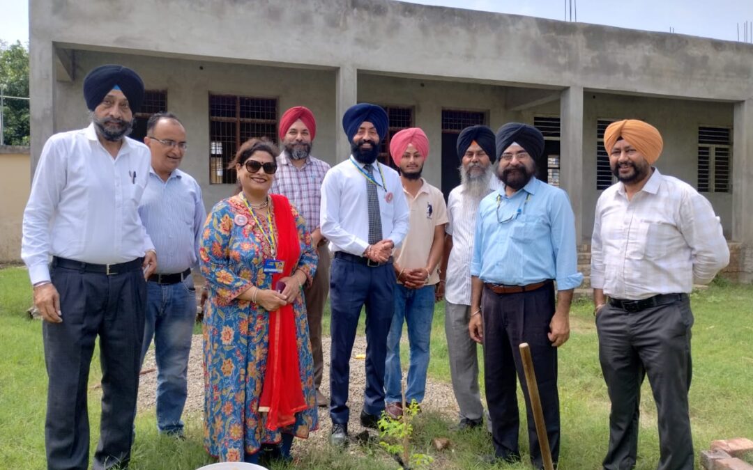 ਐਲ ਆਈ ਸੀ ਦੇ 68ਵੇ ਸਥਾਪਨਾ ਦਿਵਸ ਮੌਕੇ ਤੇ ਸਰਕਾਰੀ ਪ੍ਰਾਇਮਰੀ ਸਕੂਲ ਚਨਾਲੌ ਫਲਦਾਰ ਤੇ ਛਾਂਦਾਰ  ਪੋਦੇ ਲਗਵਾਏ ਗਏ