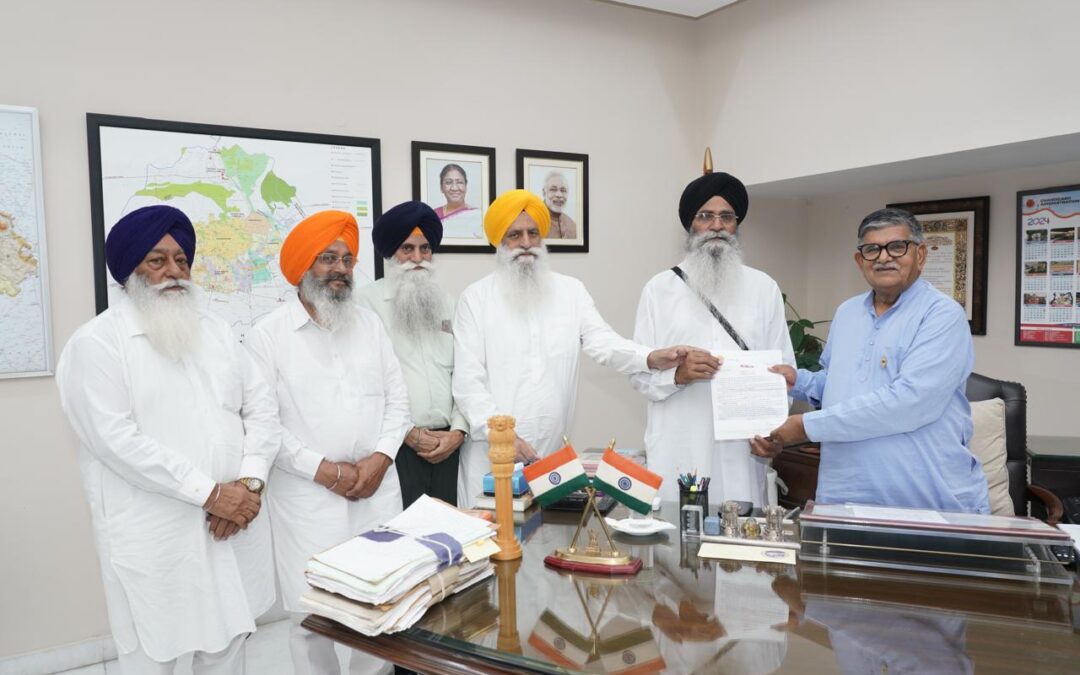 ਸ਼੍ਰੋਮਣੀ ਕਮੇਟੀ ਵਫ਼ਦ ਨੇ ਰਾਜਪਾਲ ਪੰਜਾਬ ਨੂੰ ਆਉਣ ਵਾਲੇ ਸ਼ਤਾਬਦੀ ਸਮਾਗਮਾਂ ਲਈ ਦਿੱਤਾ ਸੱਦਾ ਪੱਤਰ