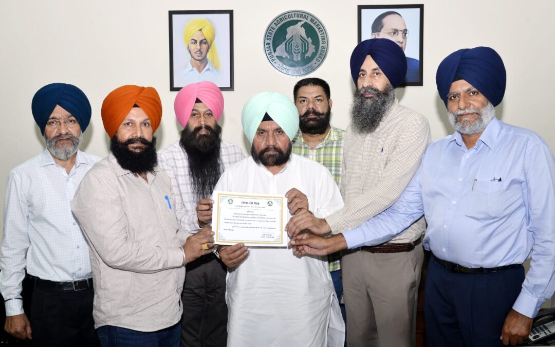 ਮੰਡੀ ਬੋਰਡ ਦੇ ਚੇਅਰਮੈਨ ਬਰਸੱਟ ਵੱਲੋਂ ਸੁਖਵਿੰਦਰ ਗਿੱਲ ਦਾ ਸਨਮਾਨ