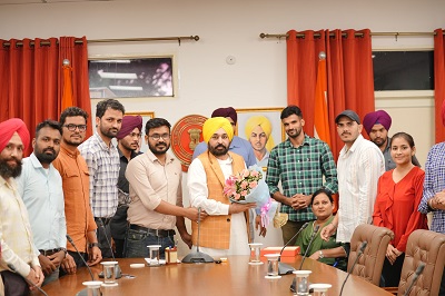 1158 ਅਸਿਸਟੈਂਟ ਪ੍ਰੋਫ਼ੈਸਰਾਂ ਅਤੇ ਲਾਇਬ੍ਰੇਰੀਅਨਾਂ ਦੇ ਵਫ਼ਦ ਵੱਲੋਂ ਉਨ੍ਹਾਂ ਦੇ ਹਿੱਤਾਂ ਦੀ ਰਾਖੀ ਲਈ ਮੁੱਖ ਮੰਤਰੀ ਦਾ ਧੰਨਵਾਦ