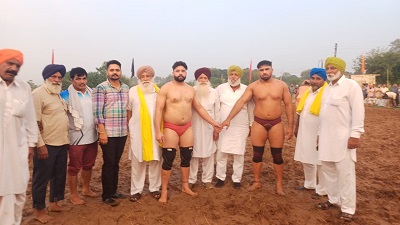 ਝੰਡੀ ਦੀ ਕੁਸ਼ਤੀ ਵਿੱਚ ਪਹਿਲਵਾਨ ਰਾਜੂ ਰਾਈਏਵਾਲ ਨੇ ਰਾਜੂ ਕੀਰਤੀ ਬਾੜੋਵਾਲ ਨੂੰ ਚਿੱਤ ਕੀਤਾ