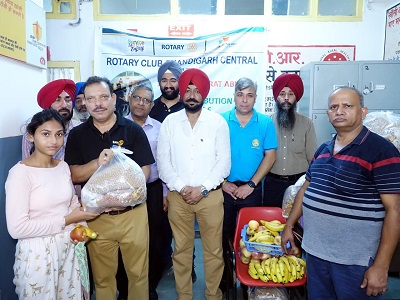 ਰੋਟਰੀ ਕਲੱਬ ਚੰਡੀਗੜ੍ਹ ਸੈਂਟਰਲ ਵੱਲੋ ਮੁਢਲਾ ਸਿਹਤ ਕੇਂਦਰ (ਪੀਐਚਸੀ)ਸੈਕਟਰ 56 ਵਿਖੇ ਟੀਬੀ ਦੇ ਮਰੀਜਾਂ ਨੂੰ ਹਾਈ ਪ੍ਰੋਟੀਨ ਡਾਈਟ ਦਿੱਤੀ ਗਈ