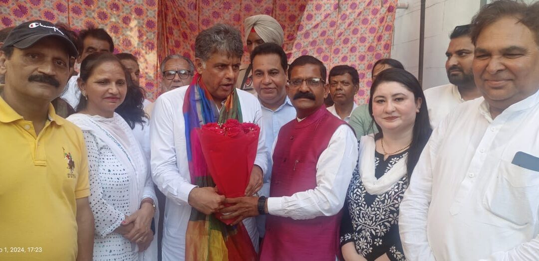 श्री नरेन्द्र चौधरी, प्रदेश सचिव कांग्रेस द्वारा श्री मनीष तिवारी सांसद लोकसभा चंडीगढ़ को जम्मू और कश्मीर के चुनाव में स्टार प्रचारक बनाए जाने पर खुशी जाहिर की