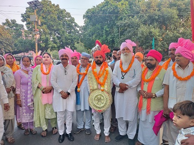 भगवान वाल्मीकि शोभायात्रा श्री पवन अटवाल की अध्यक्षता में सेक्टर 32 भगवान बाल्मिक मंदिर में शुभारंभ किया गया