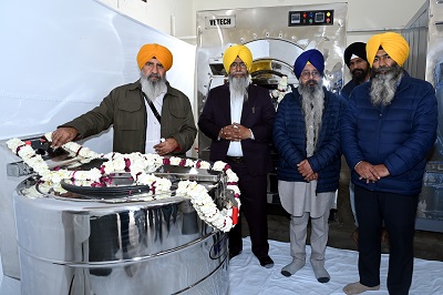 ਅਮਰੀਕਾ ਨਿਵਾਸੀ ਸ. ਬਲਵੰਤ ਸਿੰਘ ਦੇ ਪਰਿਵਾਰ ਵੱਲੋਂ ਸ੍ਰੀ ਦਰਬਾਰ ਸਾਹਿਬ ਵਿਖੇ ਚਾਰ ਵਾਸ਼ਿੰਗ ਮਸ਼ੀਨਾਂ ਭੇਟ