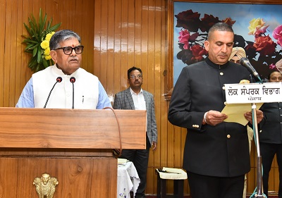 पंजाब के राज्यपाल गुलाब चंद कटारिया ने एडवोकेट हरप्रीत संधू और पूजा गुप्ता को राज्य सूचना आयुक्त के रूप में शपथ दिलाई