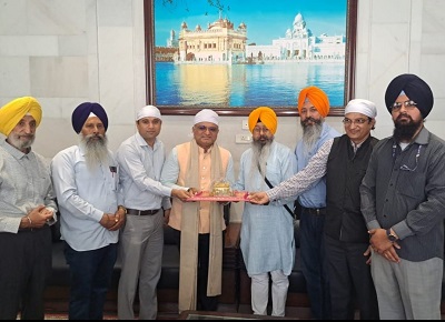 ਜੁਆਇੰਟ ਸੈਕਟਰੀ ਡਾ. ਕੇ.ਜੀ. ਸ੍ਰੀਨਿਵਾਸ ਸੱਚਖੰਡ ਸ੍ਰੀ ਹਰਿਮੰਦਰ ਸਾਹਿਬ ਵਿਖੇ ਹੋਏ ਨਤਮਸਤਕ