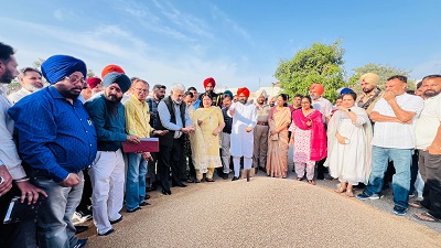 खाद्य, नागरिक आपूर्ति और उपभोक्ता मामलों के मंत्री लाल चंद कटारूचक ने राजपुरा अनाज मंडी से राज्य में गेहूं की सरकारी खरीद की शुरुआत की