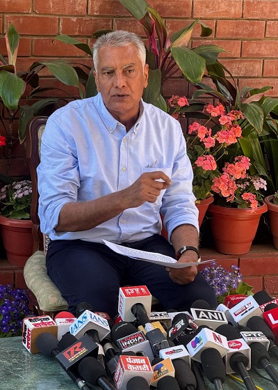 Akali Dal Fails to Learn from Past, Wounds Sikh Sentiments by Defying Akal Takht’s Authority, Says Sunil Jakhar