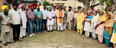 ਜ਼ਿਲ੍ਹਾ ਕਾਂਗਰਸ ਕਮੇਟੀ ਮੋਹਾਲੀ ਦੇ ਪ੍ਰਧਾਨ ਵੱਲੋਂ ਅੱਜ ਵਿਧਾਨ ਸਭਾ ਹਲਕਾ ਖਰੜ ਦੇ ਪਿੰਡ ਲਖਨੌਰ ਵਿਖੇ ਕਾਂਗਰਸੀ ਵਰਕਰਾਂ ਦੀ ਕੀਤੀ ਮੀਟਿੰਗ