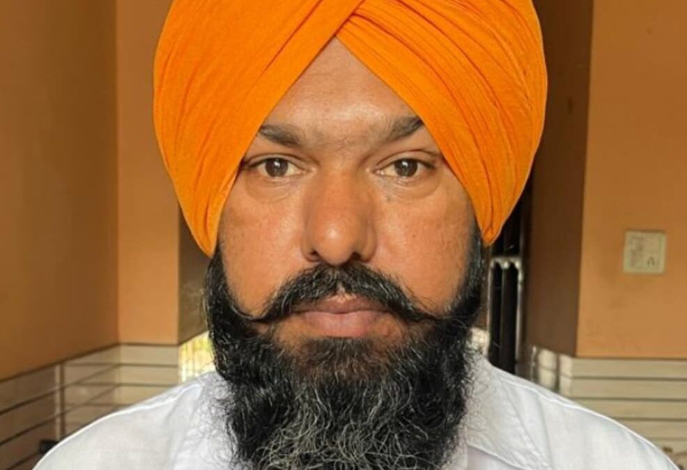 ਏ ਸੀ ਦਫ਼ਤਰਾਂ ਵਿੱਚ ਬੈਠਣ ਵਾਲਿਆਂ ਨੂੰ ਮਜ਼ਦੂਰ ਦਿਵਸ ਦੀਆਂ ਮੁਬਾਰਕਾਂ ਕਾਕਾ ਨੌਰਥ