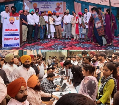ਮੰਤਰੀ ਬੈਂਸ ਵੱਲੋਂ ਆਈ.ਟੀ.ਆਈ. ਨੰਗਲ ਦੇ ਰੋਜ਼ਗਾਰ ਮੇਲੇ ਦਾ ਦੌਰਾ, ਨੌਜਵਾਨਾਂ ਨੂੰ ਆਪਣੇ ਹੁਨਰ ਨੂੰ ਨਿਖਾਰਨ ਲਈ ਕੀਤਾ ਉਤਸ਼ਾਹਿਤ