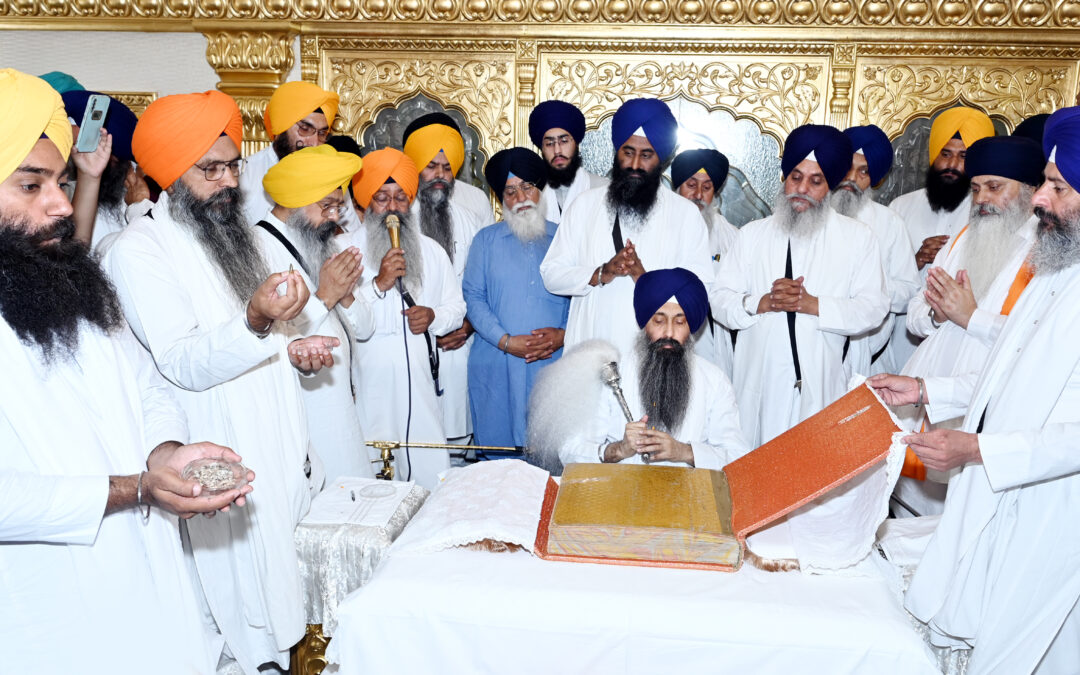 ਜੂਨ 1984 ਦੇ ਘੱਲੂਘਾਰੇ ਸਮੇਂ ਗੋਲੀ ਲੱਗਣ ਨਾਲ ਜ਼ਖ਼ਮੀ ਹੋਏ ਪਾਵਨ ਸਰੂਪ ਨੂੰ ਸੰਗਤ ਦੇ ਦਰਸ਼ਨਾਂ ਲਈ ਕੀਤਾ ਸੁਸ਼ੋਭਿਤ