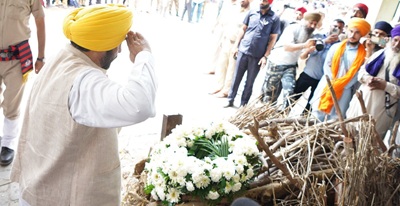 CM joins thousands of others in bid farewell to marathon runner Fauja Singh