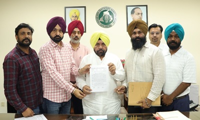 Harchand Singh Burst resolved the demands of Punjab Market Committees Employees Union on the spot
