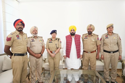 ਭਗਵੰਤ ਸਿੰਘ ਮਾਨ ਵੱਲੋਂ ਬਠਿੰਡਾ ਵਿੱਚ 11 ਅਨਮੋਲ ਜ਼ਿੰਦਗੀਆਂ ਬਚਾਉਣ ਵਾਲੇ ਚਾਰ ਪੁਲਿਸ ਜਵਾਨਾਂ ਲਈ ‘ਮੁੱਖ ਮੰਤਰੀ ਰਕਸ਼ਕ ਪਦਕ’ ਦਾ ਐਲਾਨ