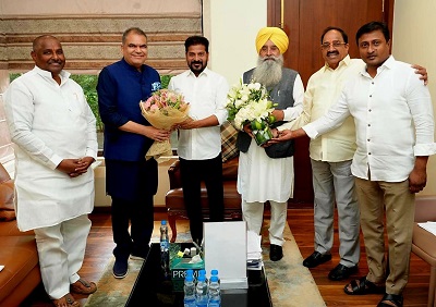 कैबिनेट मंत्री संजीव अरोड़ा और गुरमीत सिंह खुड्डियां ने तेलंगाना के मुख्यमंत्री रेवंत रेड्डी को श्री गुरु तेग बहादर जी के 350वें शहीदी पर्व के लिए दिया निमंत्रण