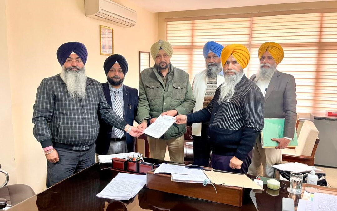 ਸ਼੍ਰੋਮਣੀ ਕਮੇਟੀ ਦਾ ਵਫਦ ਡਿਪਟੀ ਕਮਿਸ਼ਨਰ ਨੂੰ ਇੰਤਕਾਲ ਰੱਦ ਕਰਨ ਅਤੇ ਐਸਐਸਪੀ ਨੂੰ ਪਰਚਾ ਦਰਜ਼ ਕਰਵਾਉਣ ਲਈ ਮਿਲਿਆ